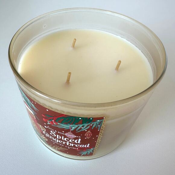 Bath & Body Works Spiced GIngerbread 3-Wick Large Candle 14.5 oz - Picture 3 of 5